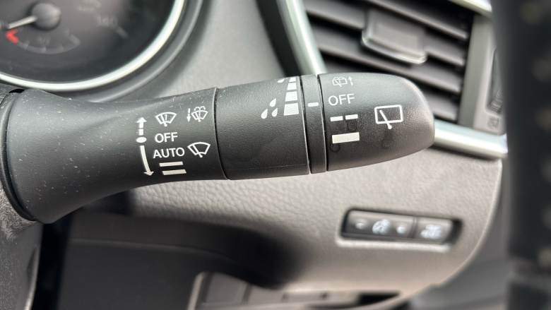 Nissan Qashqai 1.3 DiG-T Tekna 5dr Petrol Hatchback